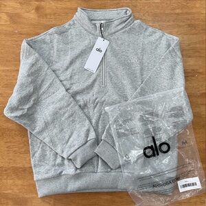ALO Yoga Men's Light Gray Zip-Up Sweater